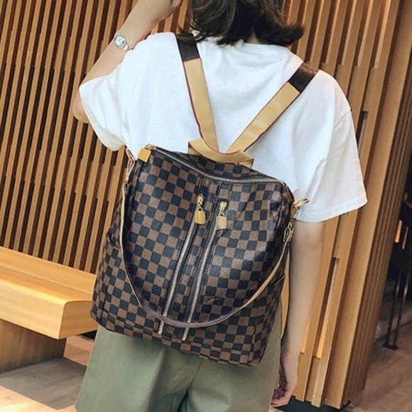 Checkerd Backpack/purse - Picture 3 of 8